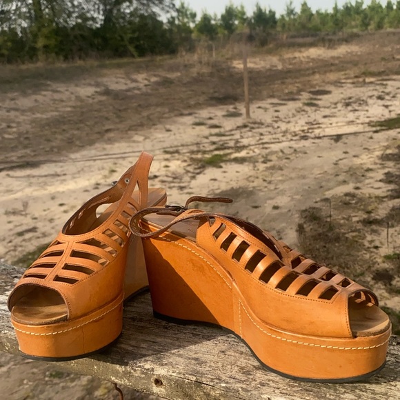 Robert Cleregie Size 7 1/2 Strappy Brown Wedge Heels - Picture 1 of 4